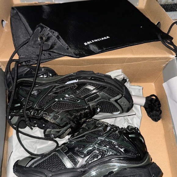 I ordered the wrong color and couldn’t return unfortunately never wornn. - Picture 6 of 6